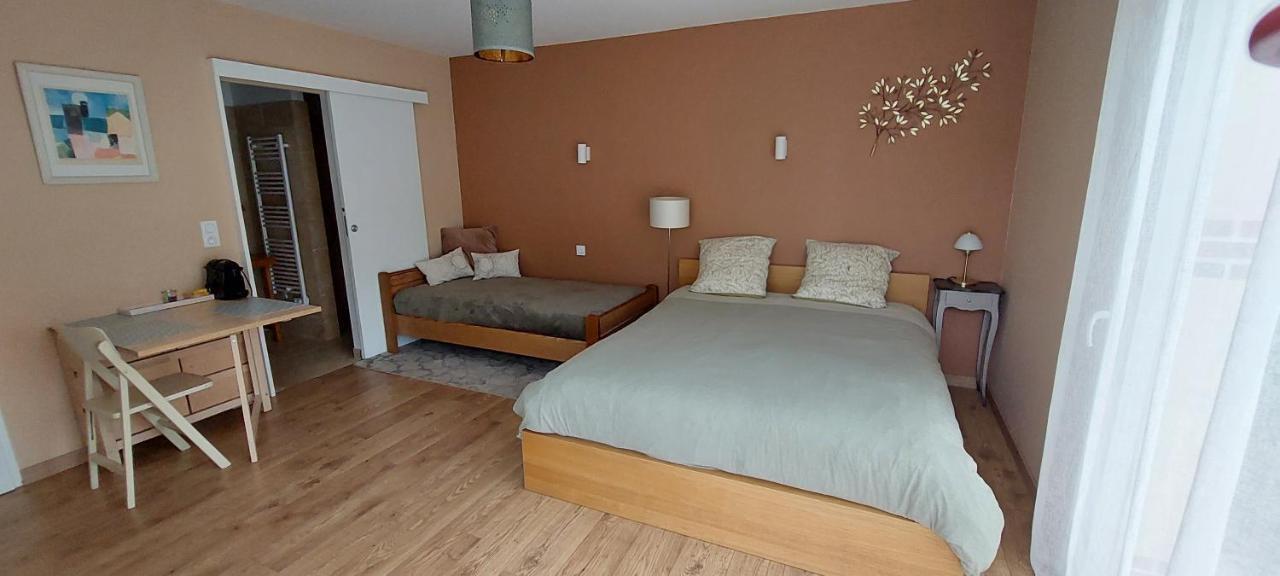 Bed and Breakfast Les Trois Provinces Couffy Exterior foto